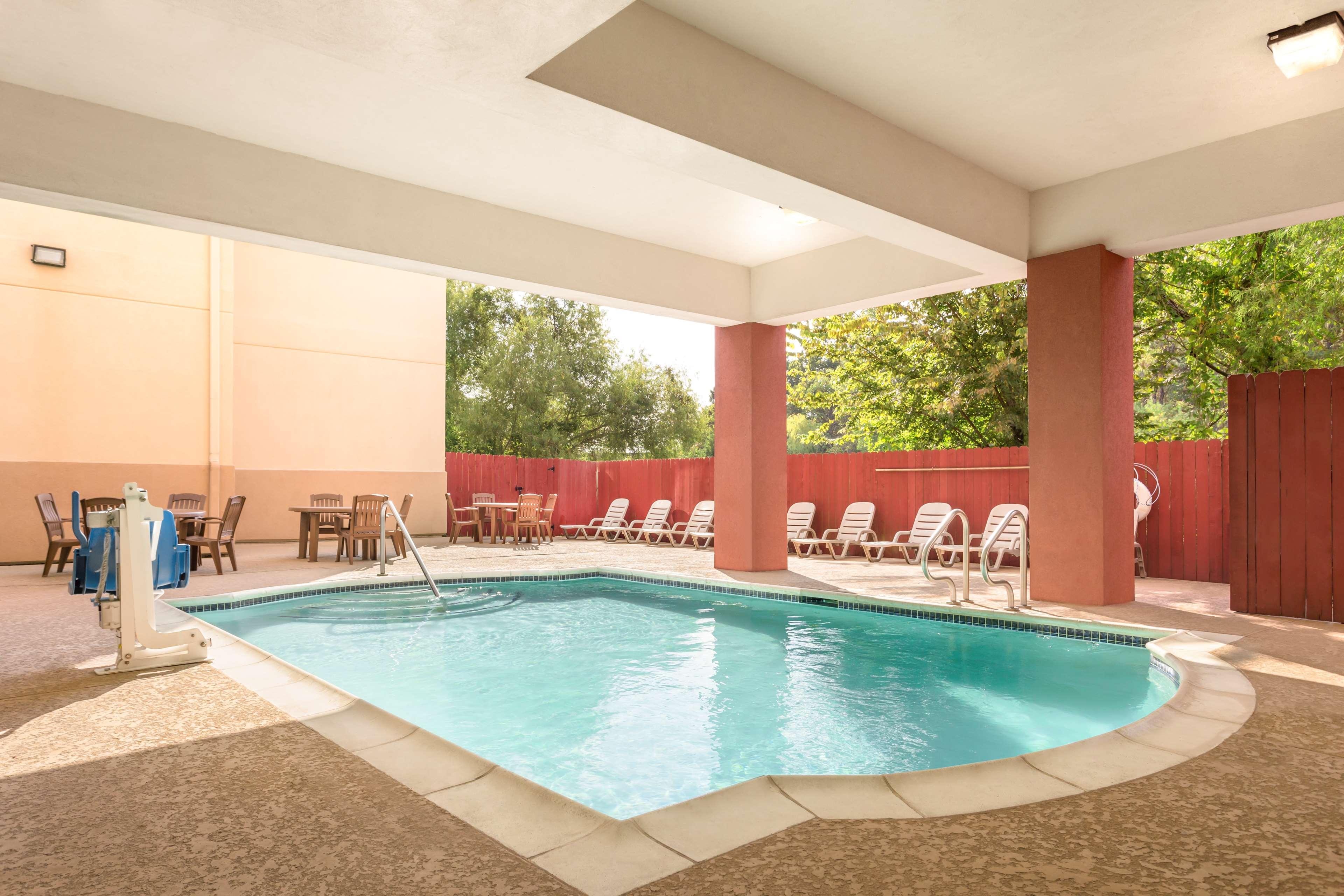 Sonesta Essential Iah Airport Jfk Boulevard - Newly Renovated Houston Kültér fotó